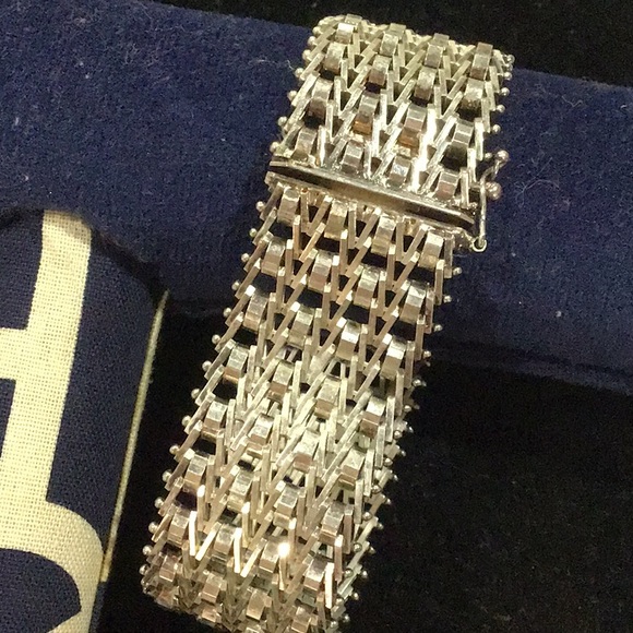 VINTAGE/BOLD STERLING SILVER BRACELET - Picture 2 of 6